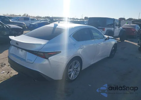 2021 Lexus Is 300 z USA, uszkodzony, nr VIN JTHCA1D21M5117413